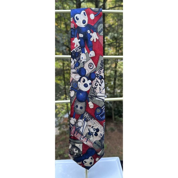MICKEY & Co - Vtg Red Blue Retro Disney Van Heusen Atlas Design Silk Neck Tie - Picture 8 of 8